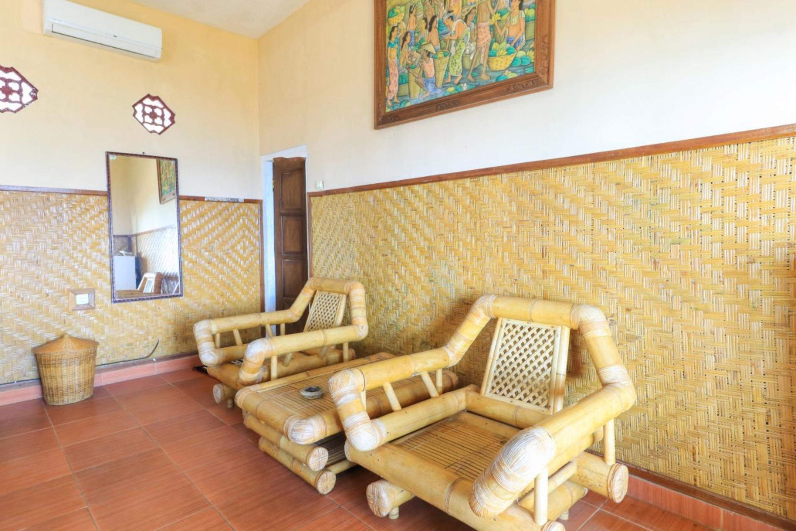 Hotel Tara Bar & Resto Air Sanih Kubutambahan  Buitenkant foto