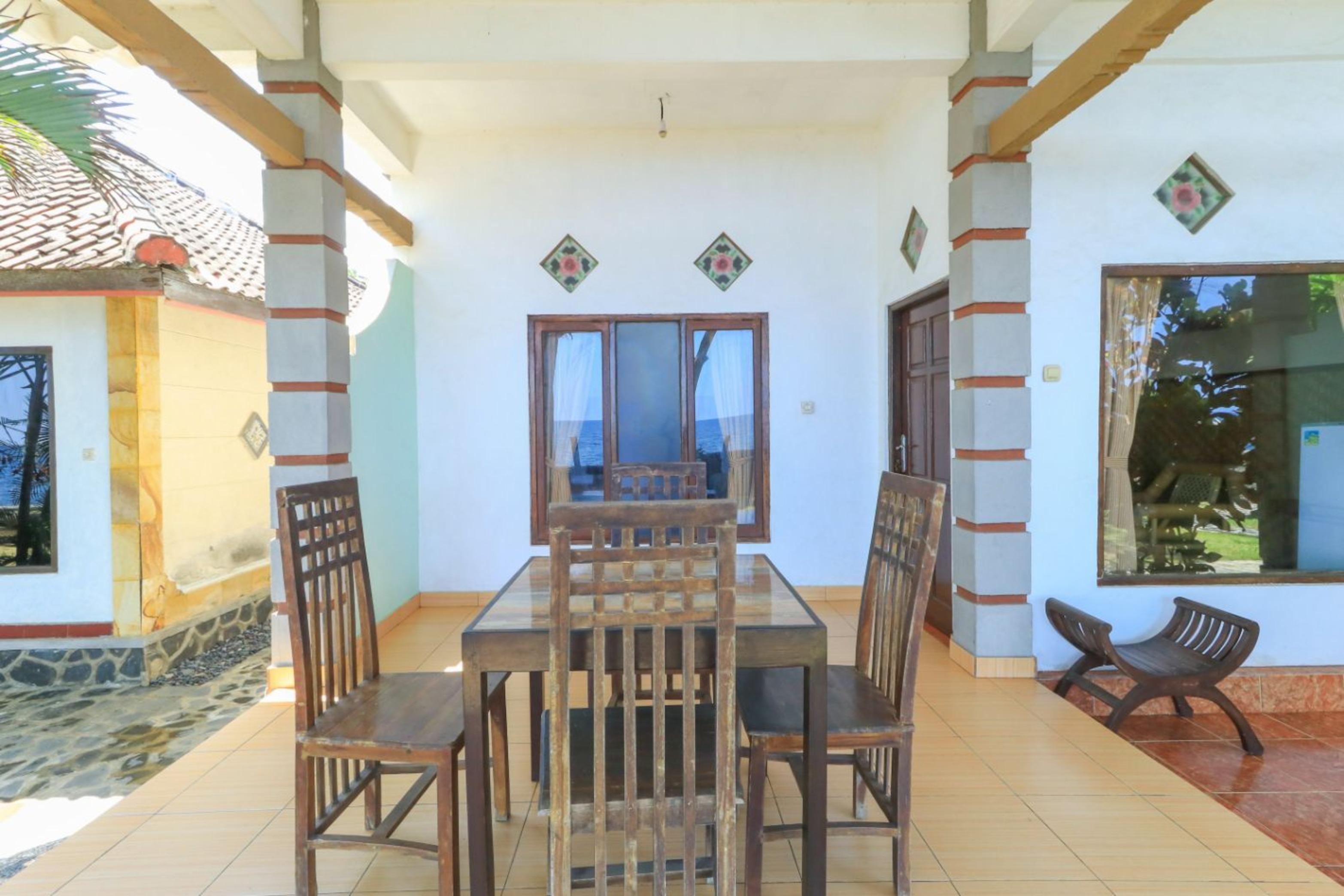 Hotel Tara Bar & Resto Air Sanih Kubutambahan  Buitenkant foto