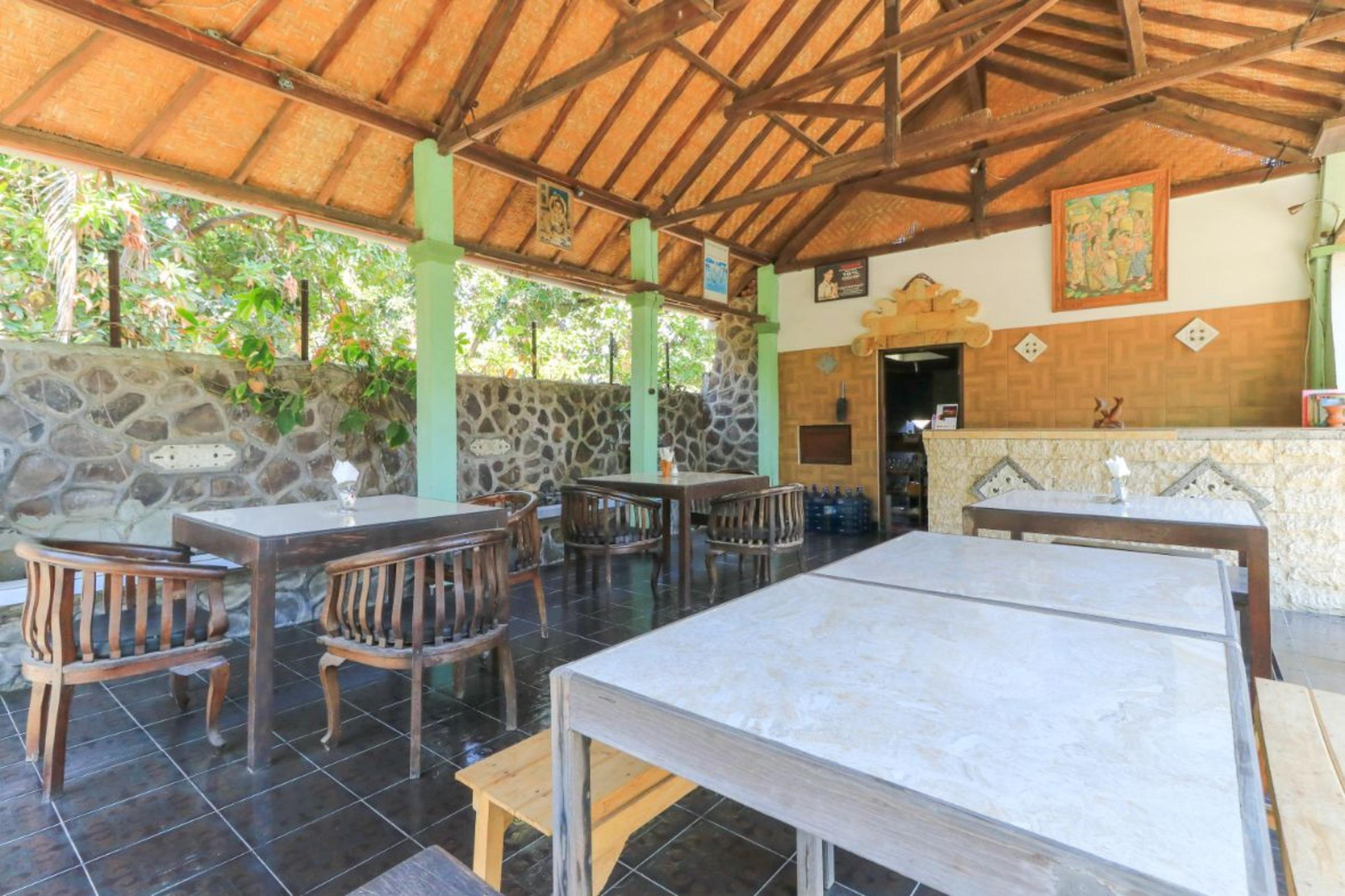Hotel Tara Bar & Resto Air Sanih Kubutambahan  Buitenkant foto