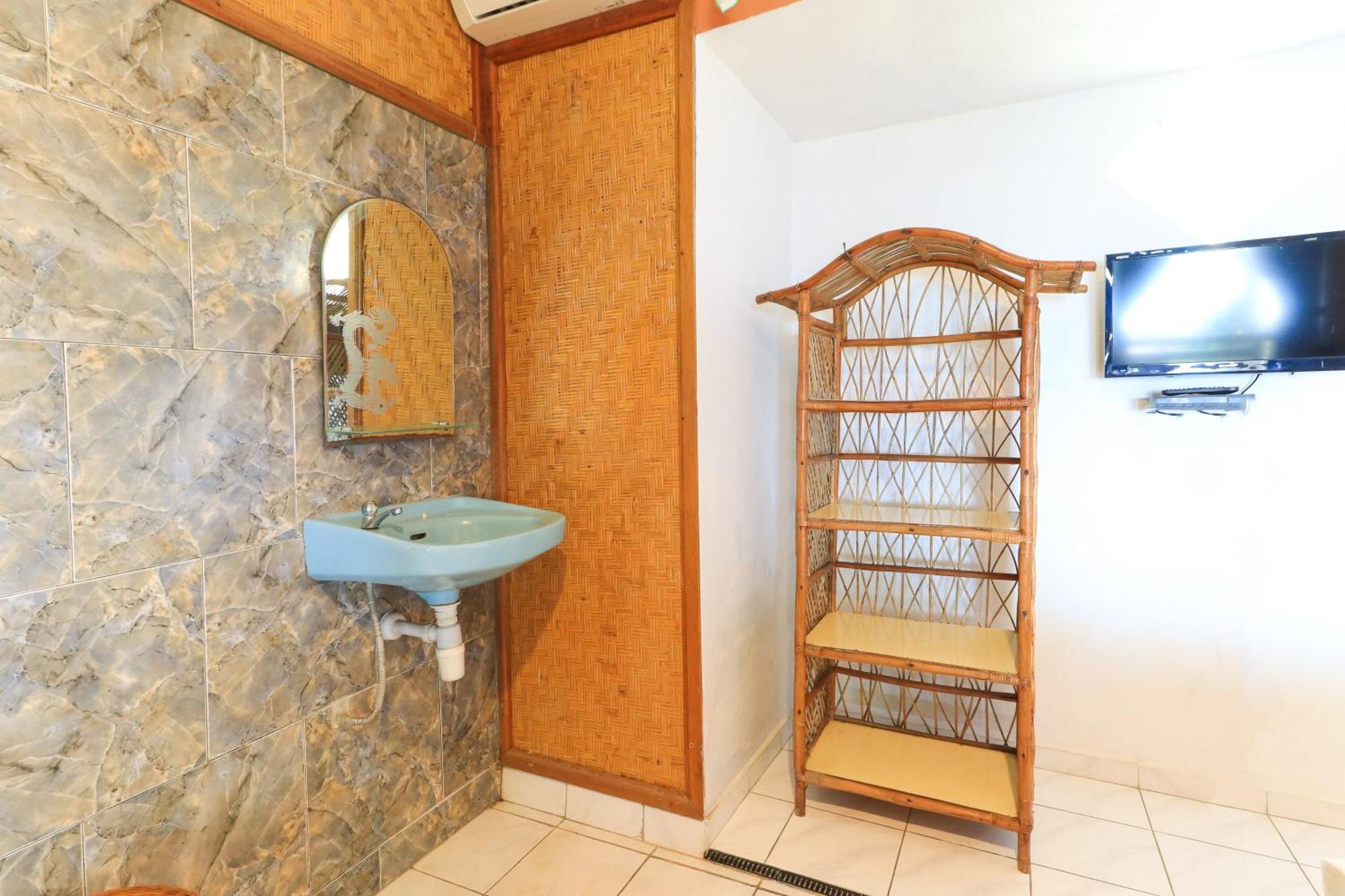 Hotel Tara Bar & Resto Air Sanih Kubutambahan  Kamer foto
