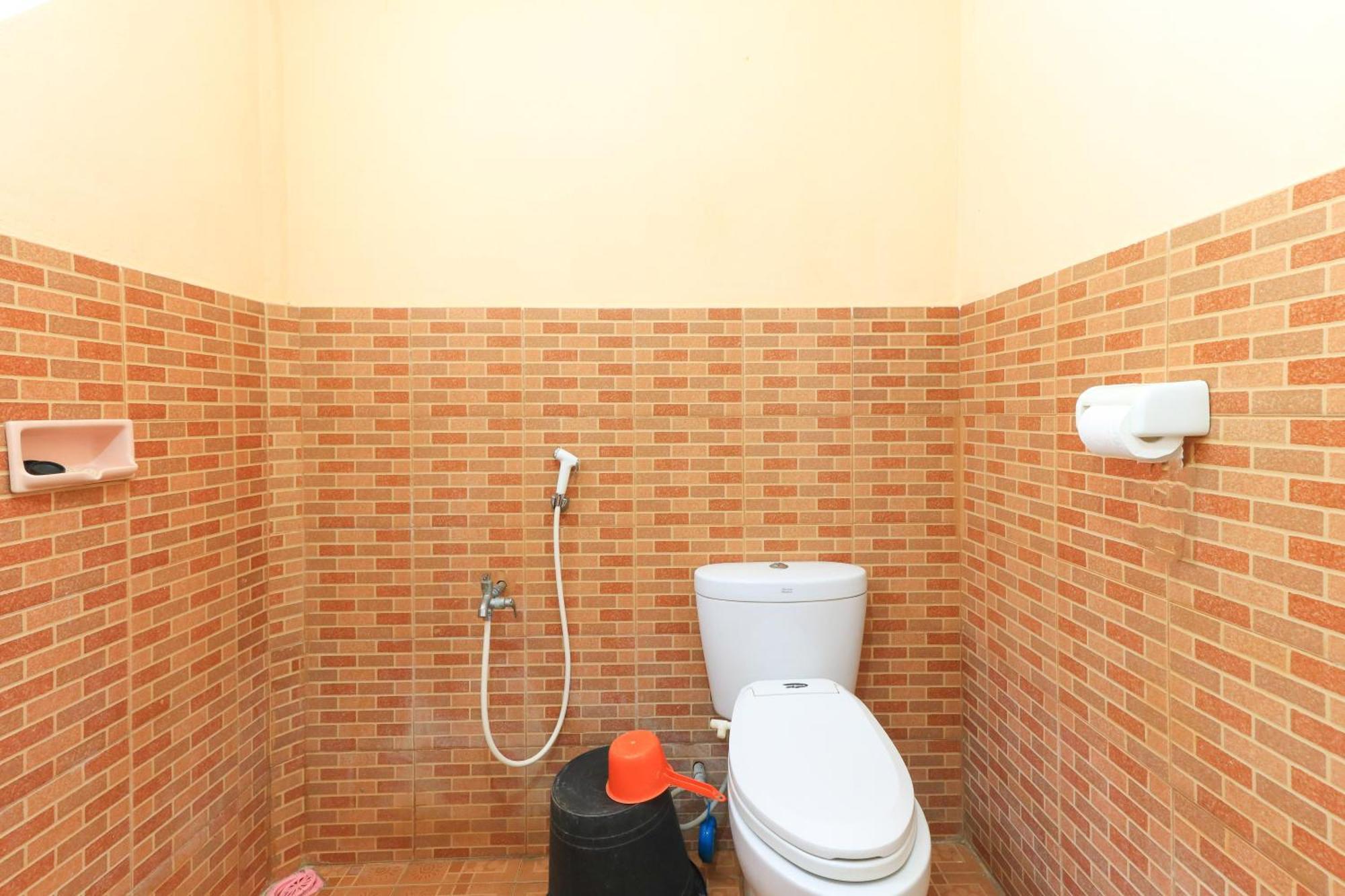 Hotel Tara Bar & Resto Air Sanih Kubutambahan  Kamer foto